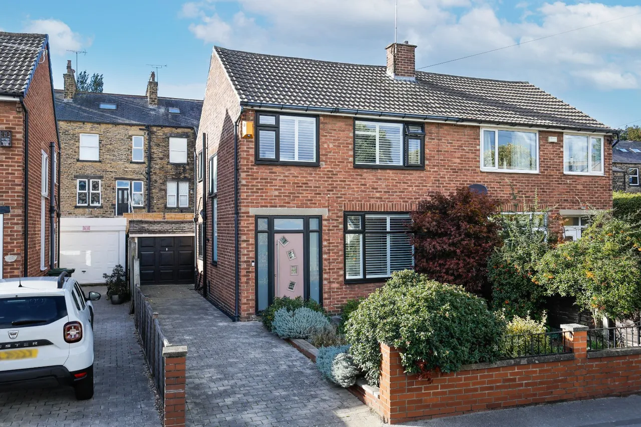 3 bed house for sale, Arncliffe Garth, Stanningley, LS28