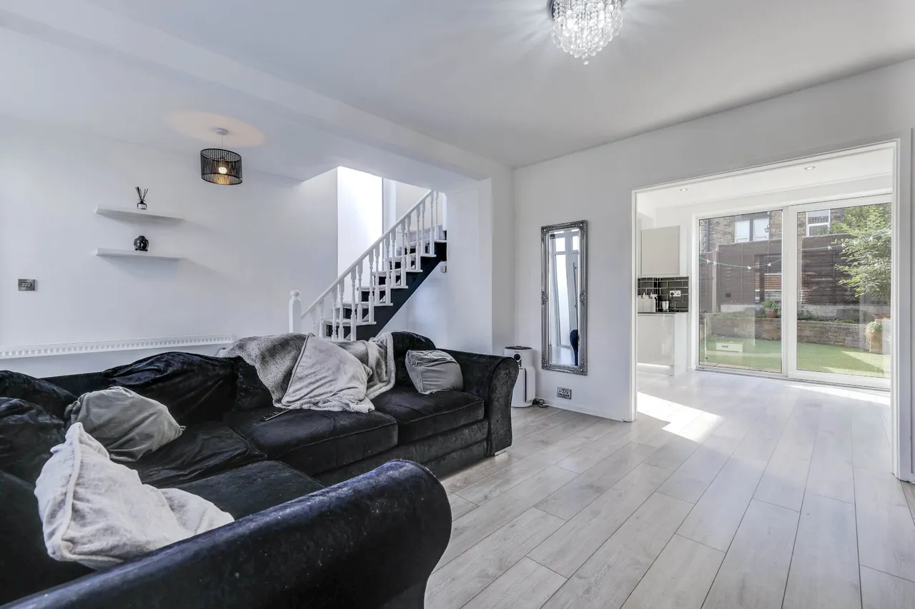 Arncliffe Garth, Stanningley, LS28, photo 6