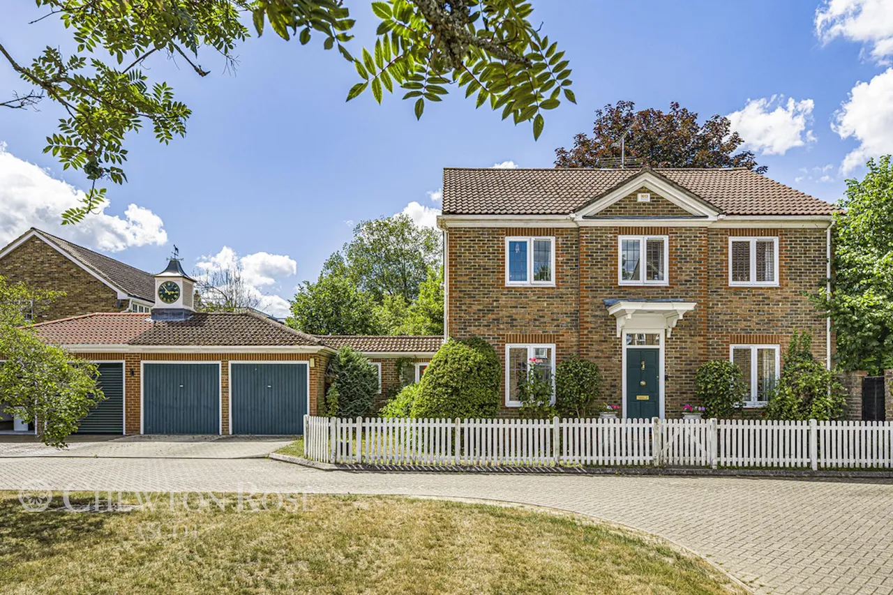 4 bed house for sale, The Lawns, Ascot