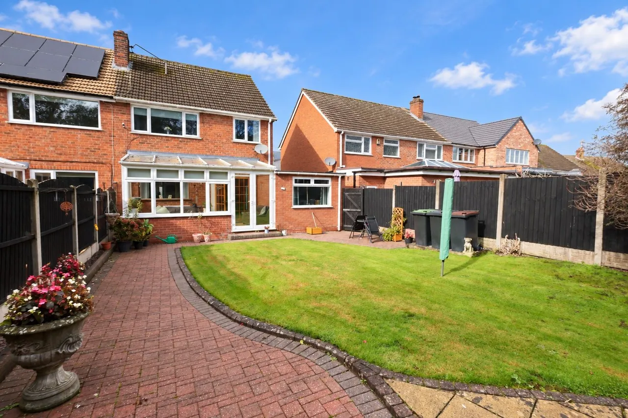 3 bed house for sale, Beacon View, Rednal, B45
