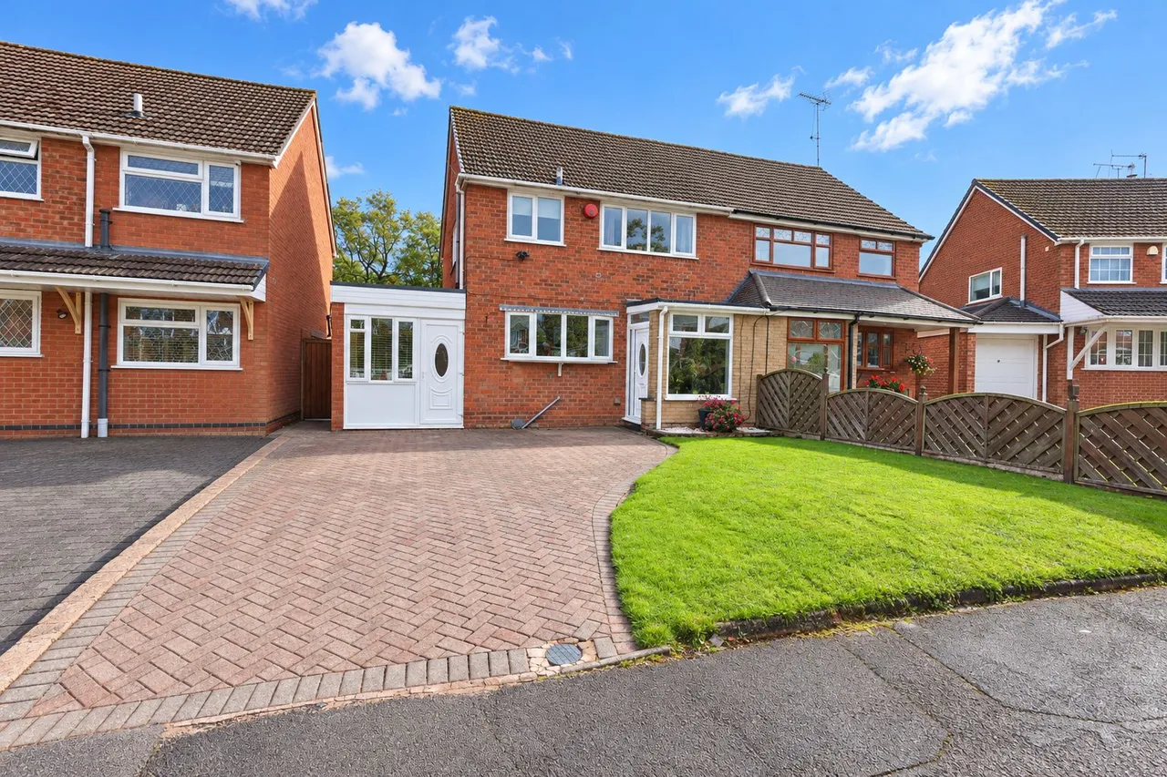 Beacon View, Rednal, B45, photo 2