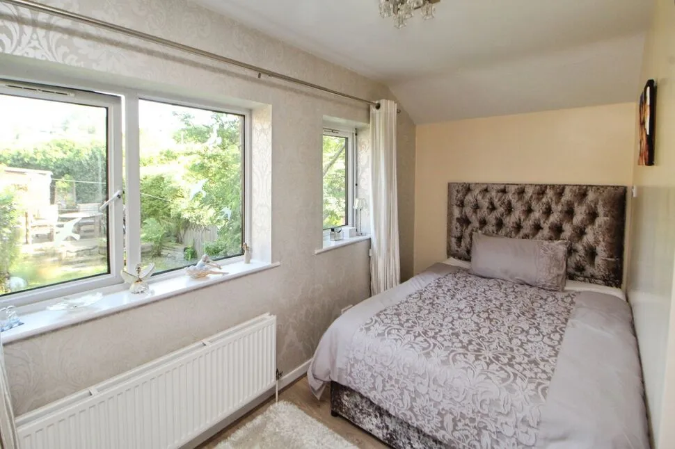 Cliffe Road, Glossop, Derbyshire, SK13, photo 9