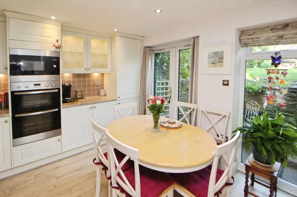 Cliffe Road, Glossop, Derbyshire, SK13, photo 4