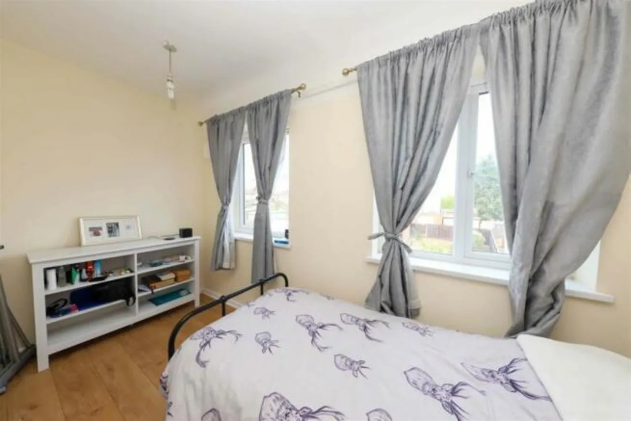 Coronation Road, Hayes, UB3, photo 6