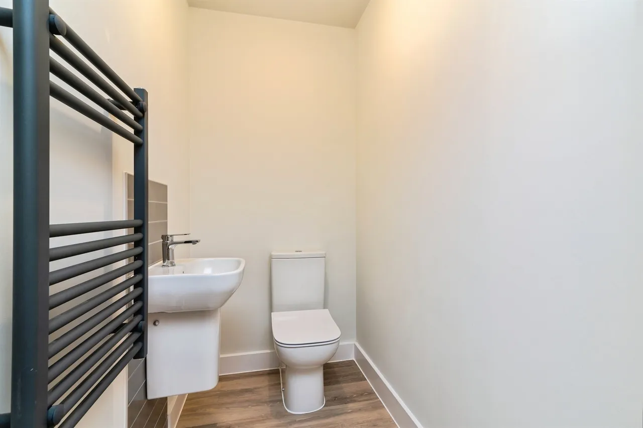 Coventry Lane, Bramcote, NG9, photo 6