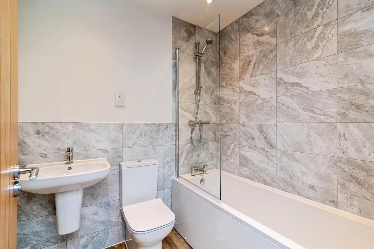 Coventry Lane, Bramcote, NG9, photo 11