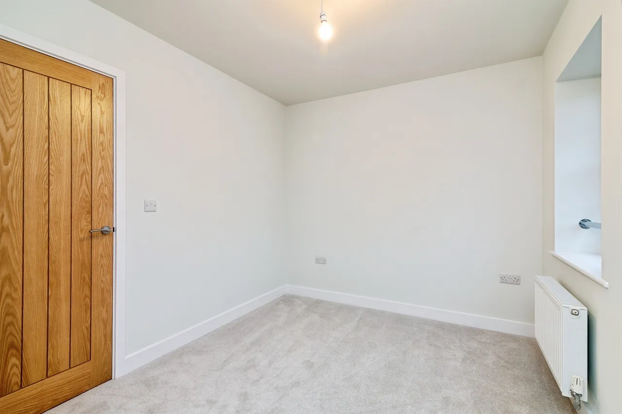 Coventry Lane, Bramcote, NG9, photo 10