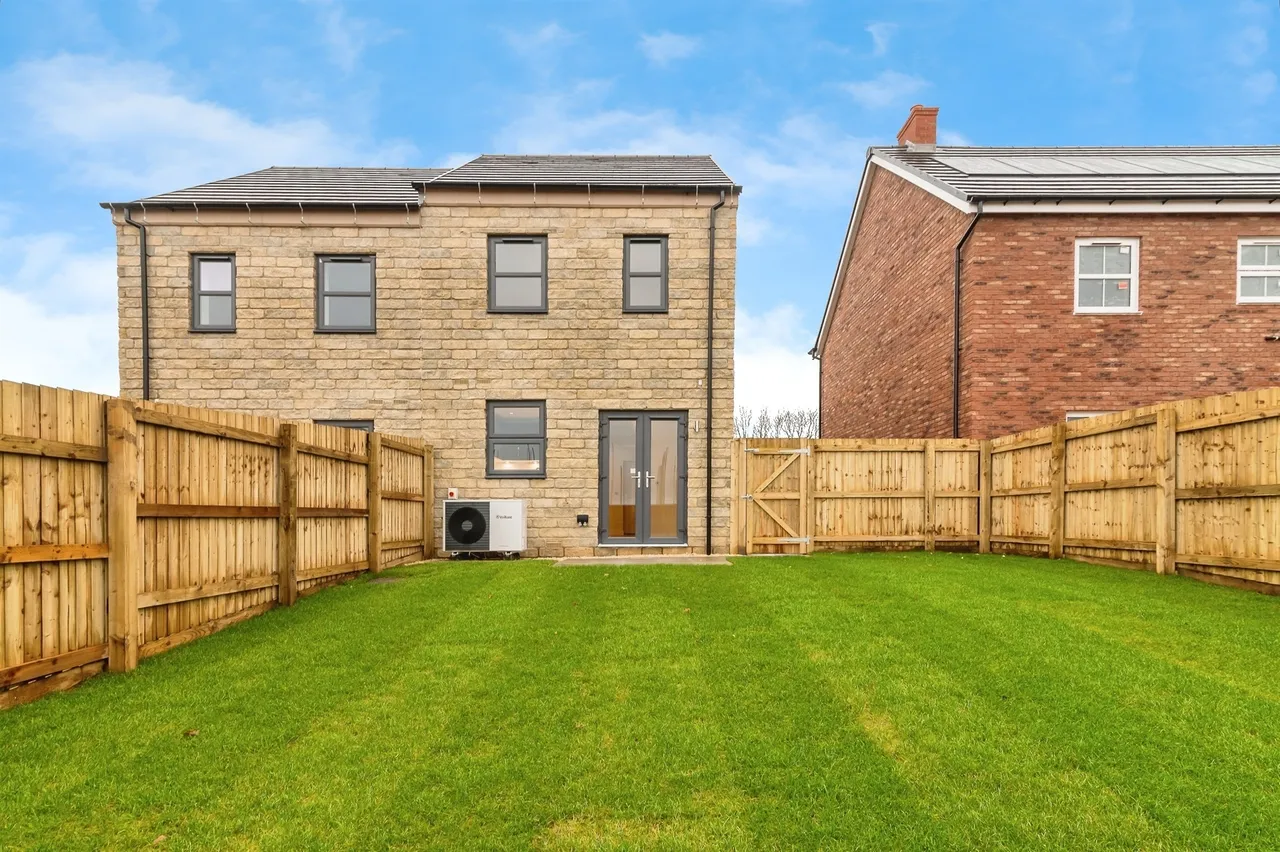 Coventry Lane, Bramcote, NG9, photo 12