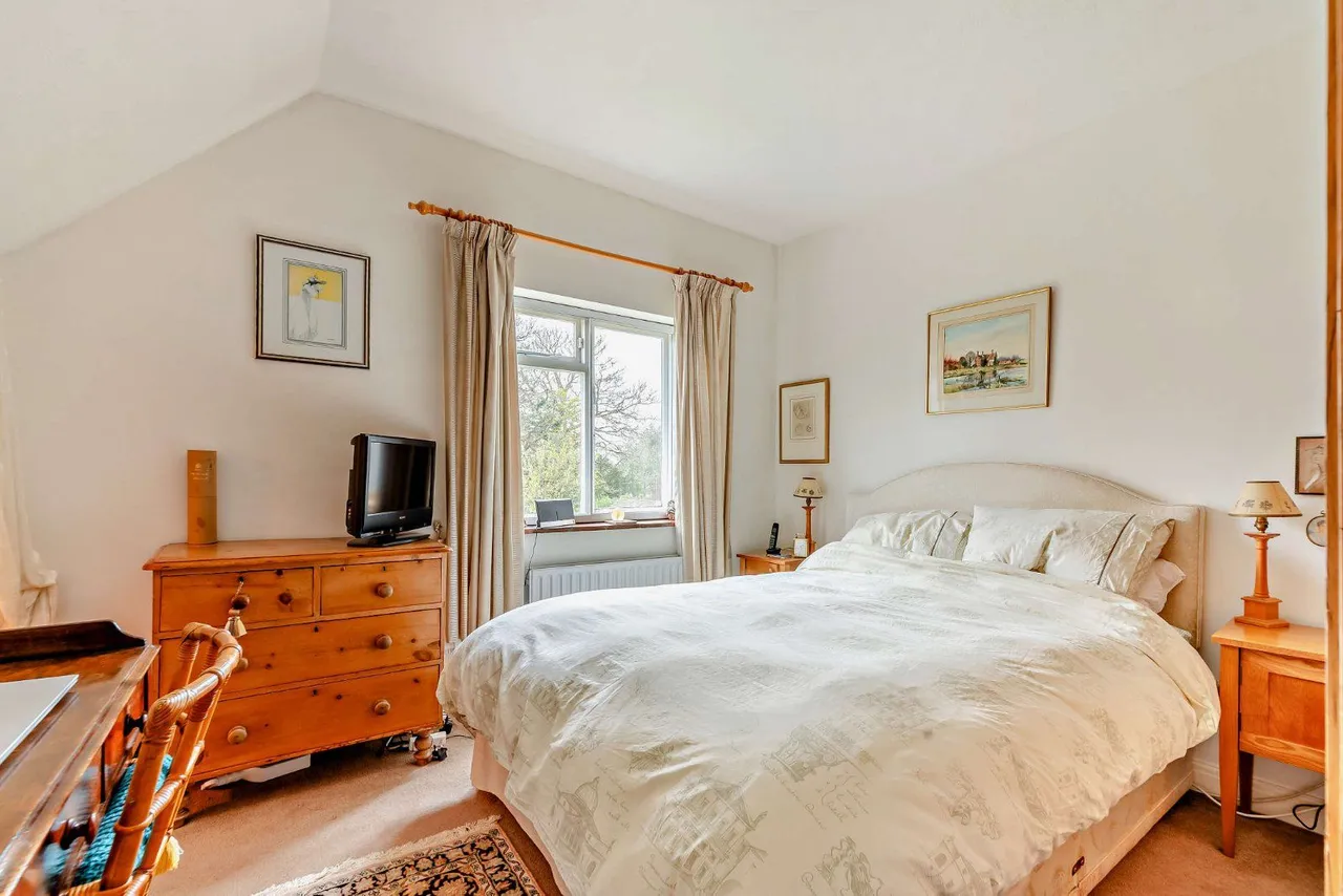 Old Lane, Dockenfield, Farnham, Surrey, GU10 4HG, photo 7