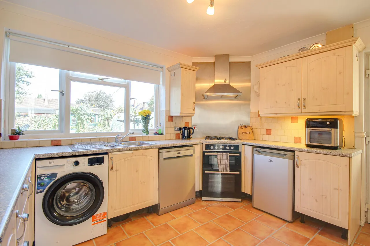 Lichfield Road, Gloucester, GL4, photo 5