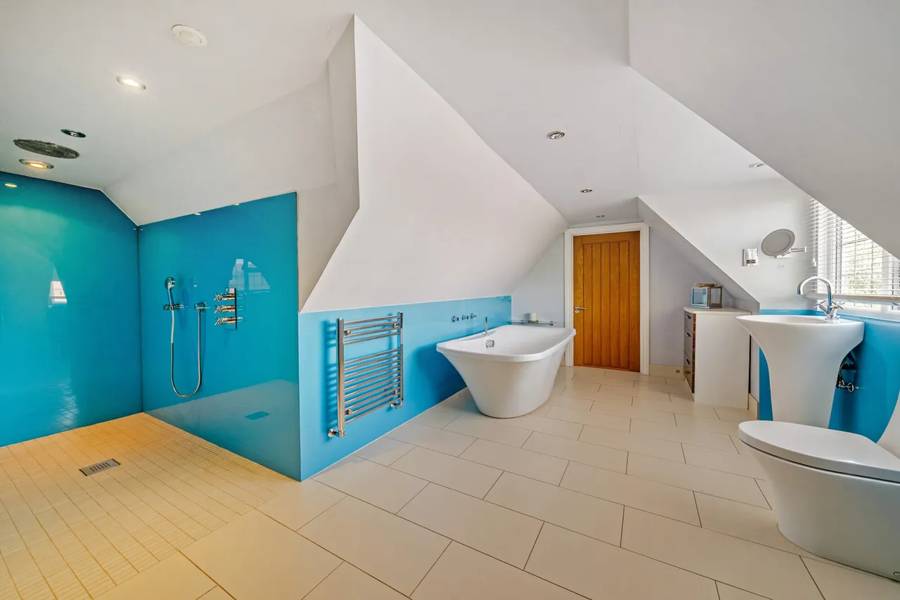 Riverside, Staines-Upon-Thames, TW19, photo 11