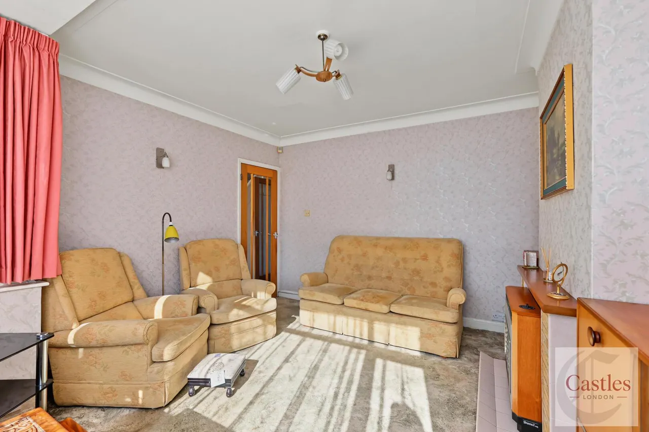 Broadlands Avenue, Enfield, EN3, photo 10