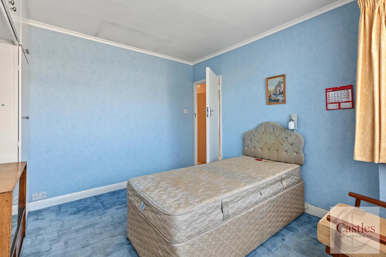 Broadlands Avenue, Enfield, EN3, photo 15