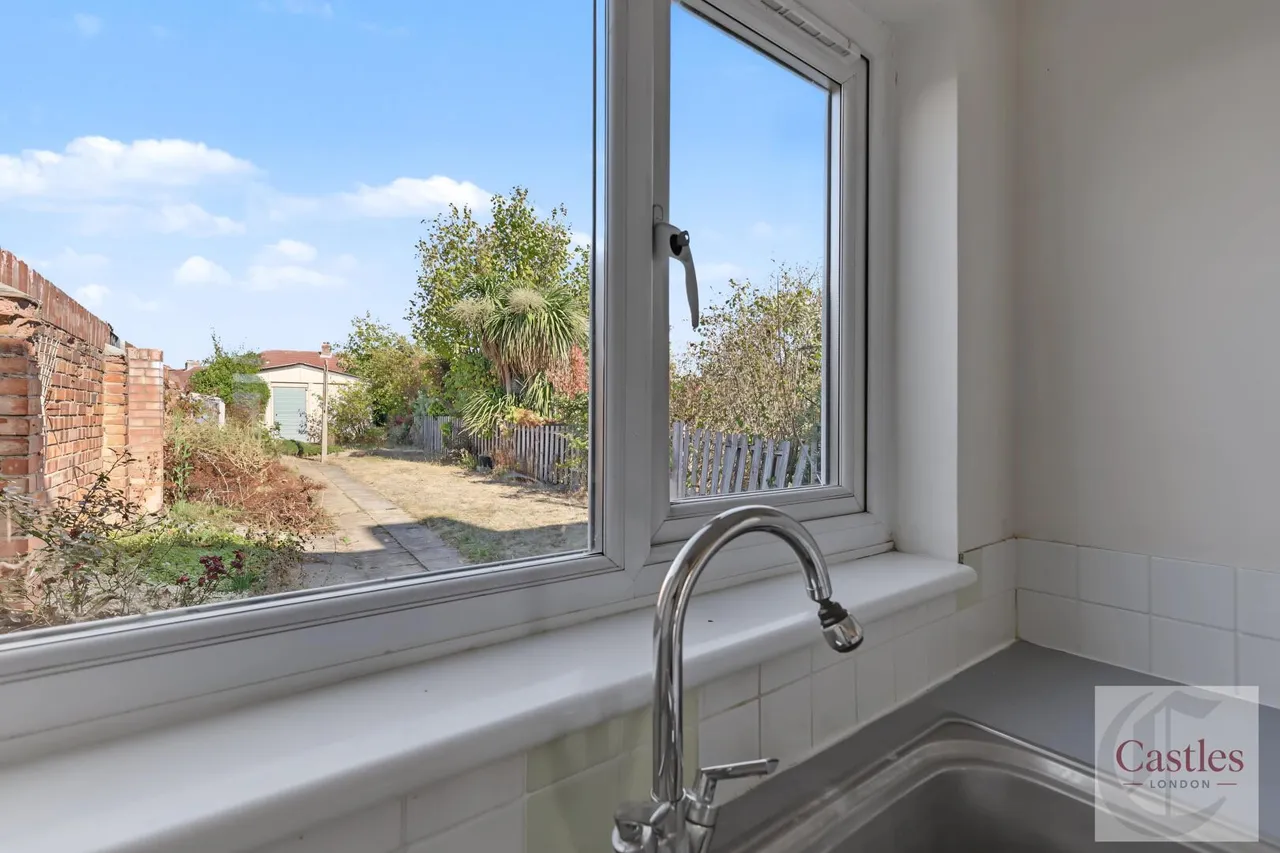 Broadlands Avenue, Enfield, EN3, photo 25