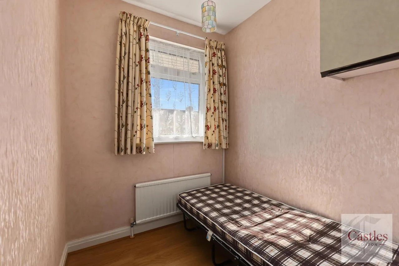Broadlands Avenue, Enfield, EN3, photo 18