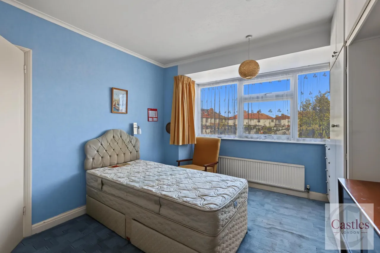 Broadlands Avenue, Enfield, EN3, photo 17