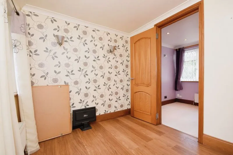 Heideburg Road, Canvey Island SS8 8HB, photo 6