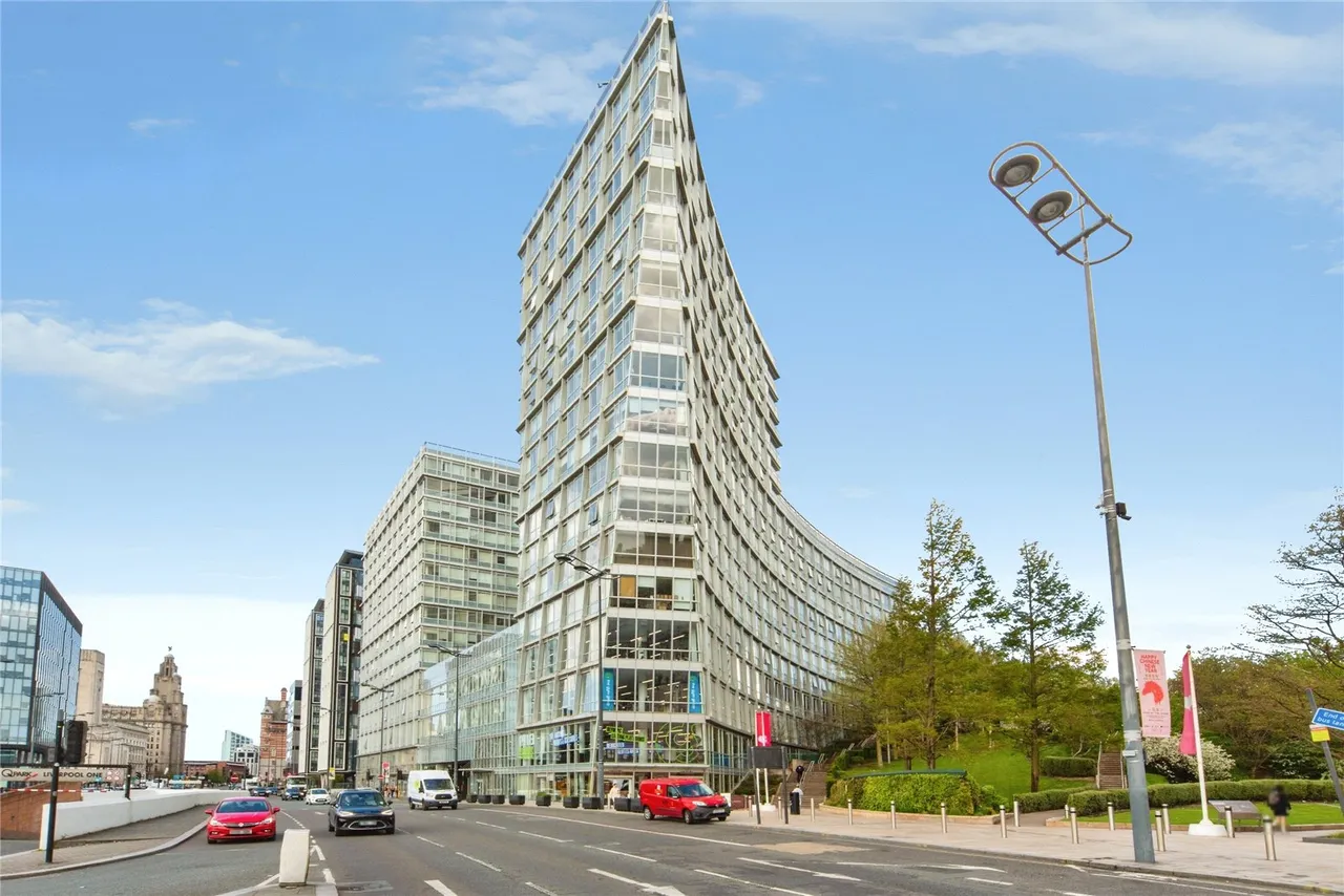 2 bed property for sale, Strand Street, Liverpool, L1