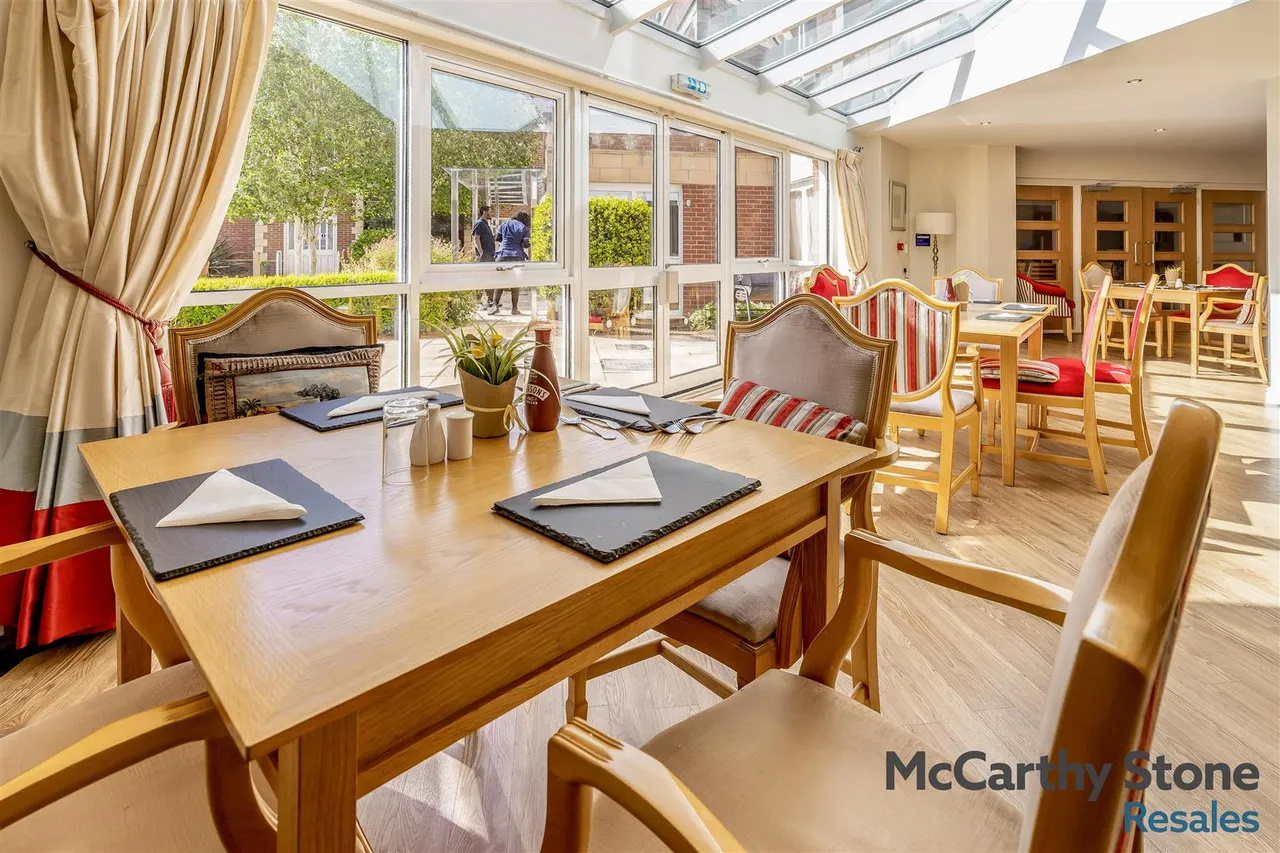 Marlborough Road, Cardiff, CF23, photo 2
