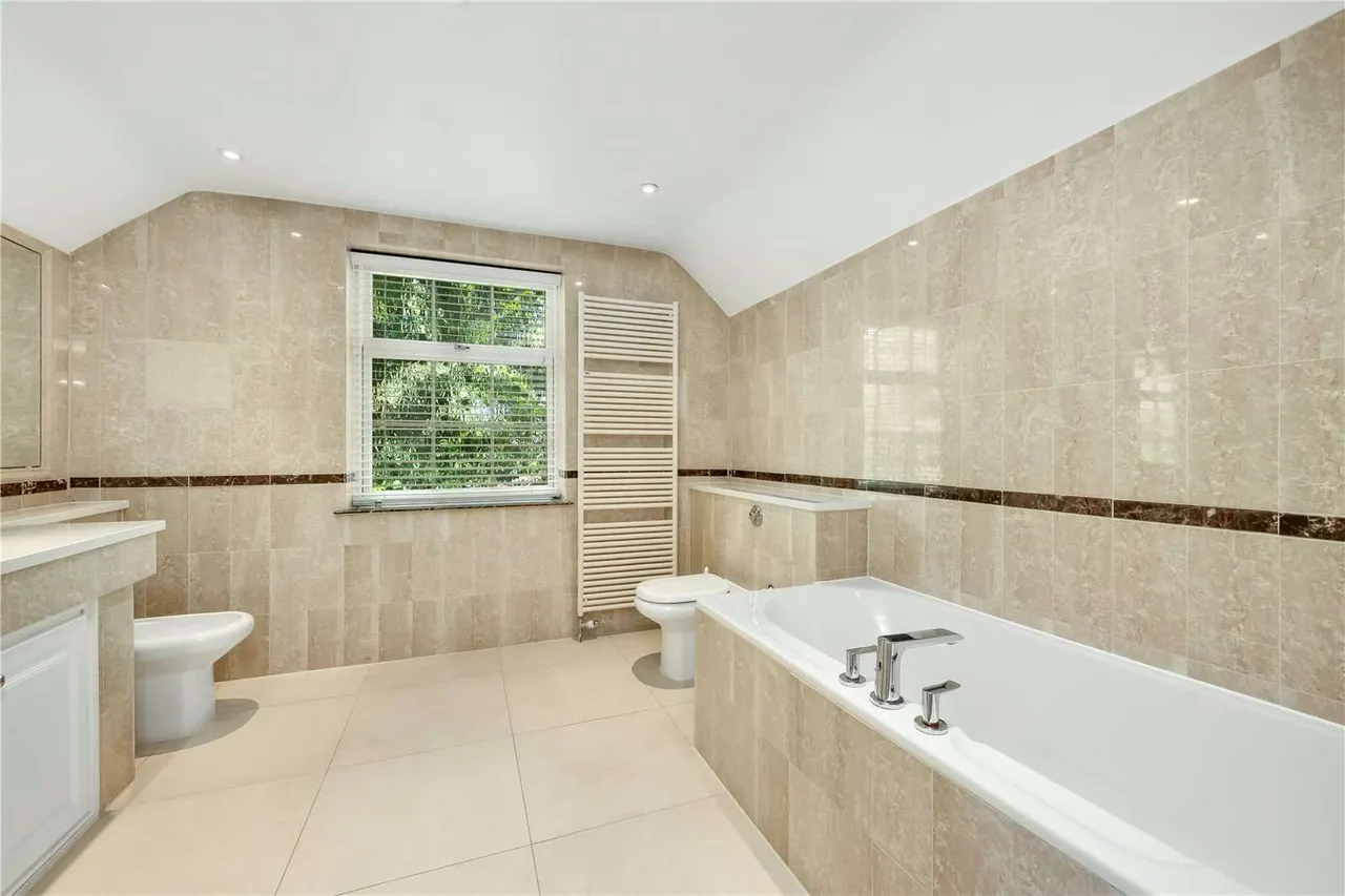 Cavendish Road, Weybridge, KT13, photo 12