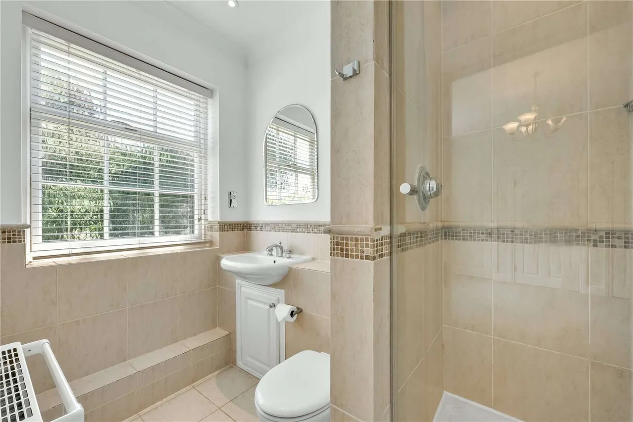 Cavendish Road, Weybridge, KT13, photo 10