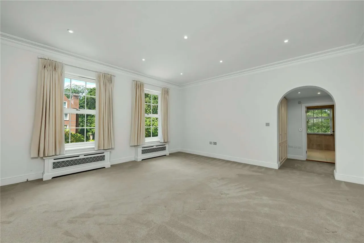 Cavendish Road, Weybridge, KT13, photo 11