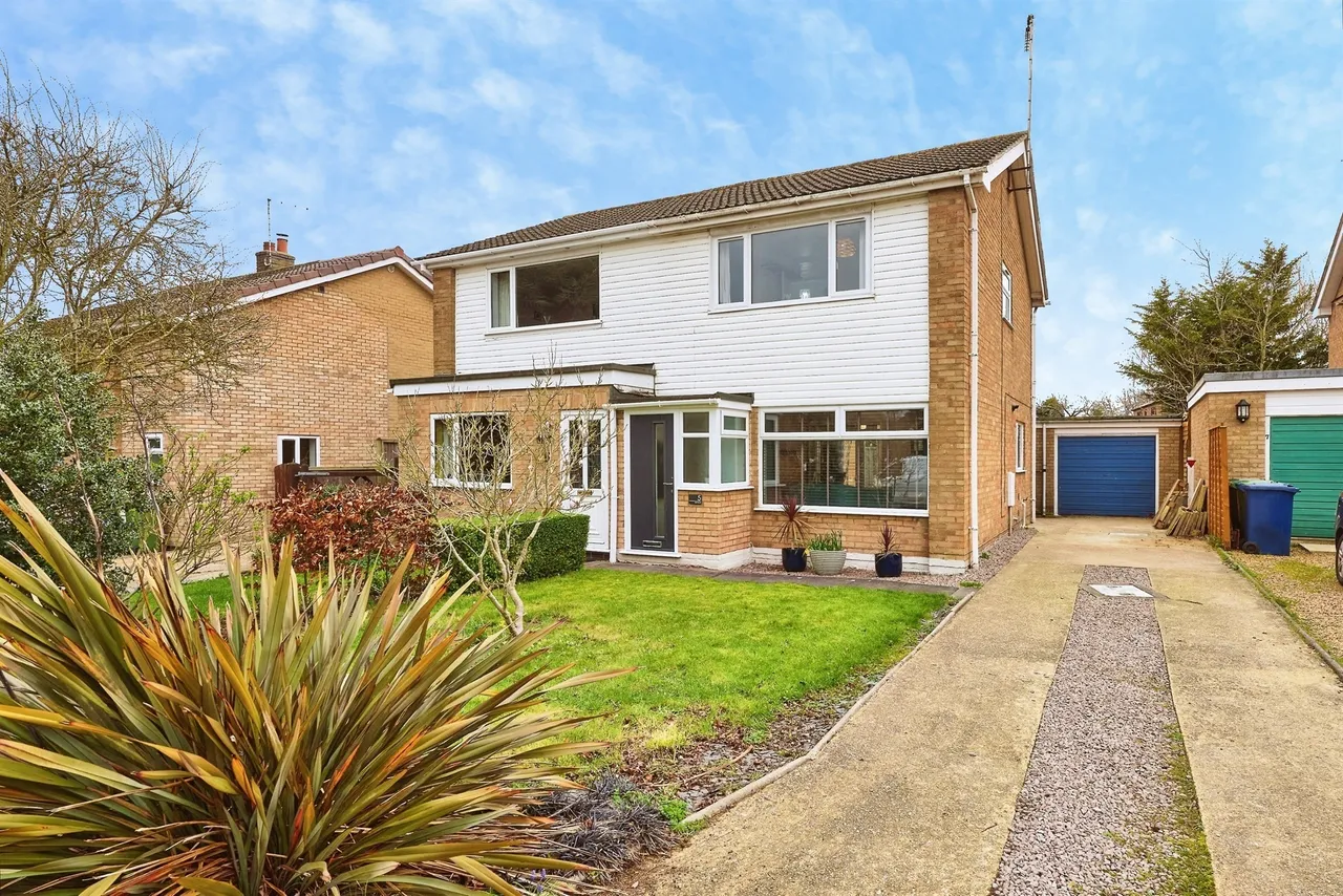 3 bed house for sale — Mill Road, Stilton, PETERBOROUGH