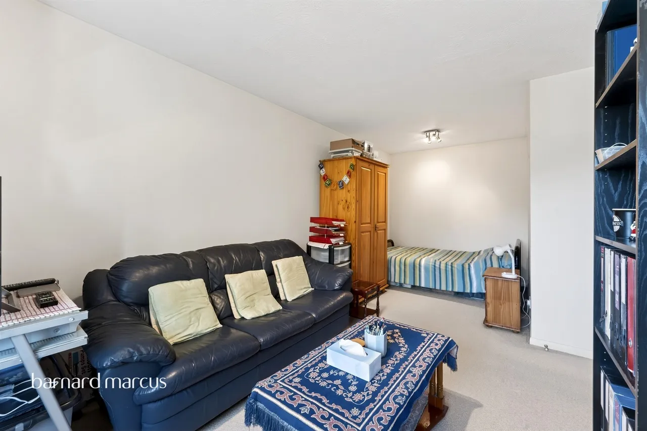 Cotswold Way, Worcester Park, photo 5