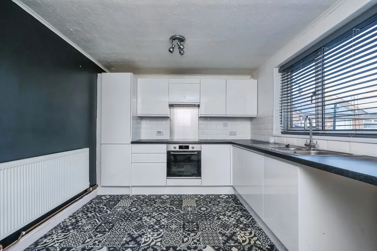 Manor Farm Lane, Clifton, Nottingham, NG11, photo 5