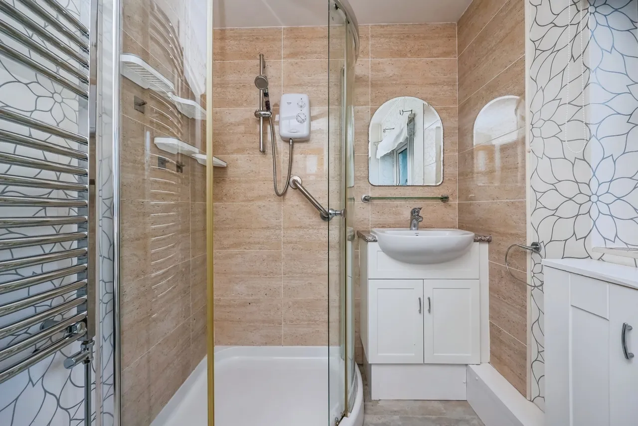 Manor Farm Lane, Clifton, Nottingham, NG11, photo 13
