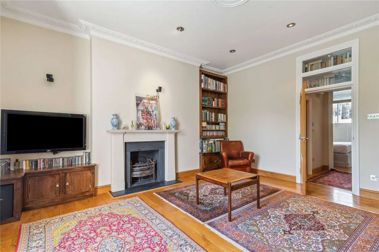1 bed flat for sale — Elgin Crescent, Notting Hill, London, W11 2JE