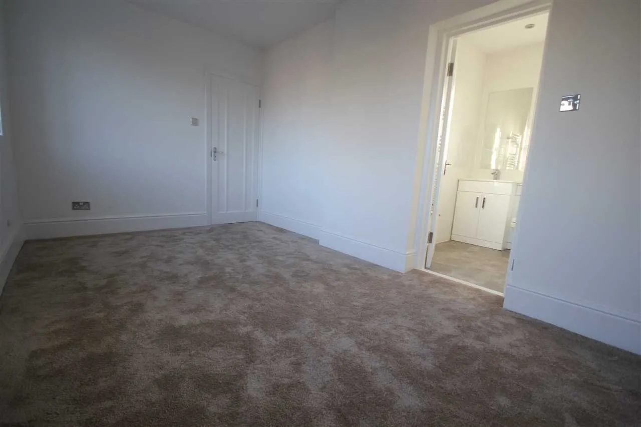 Aboyne, Waldron Road, Harrow, photo 12