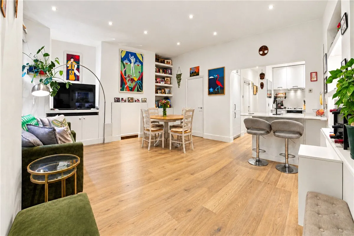 2 bed flat for sale, Castletown Road, W14