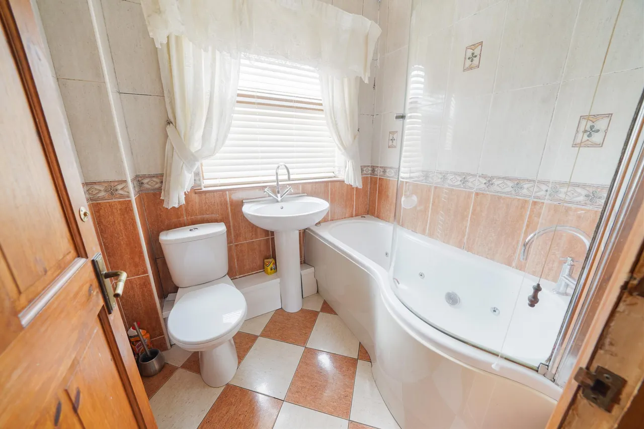 Tyle-teg, Swansea, SA6, photo 18