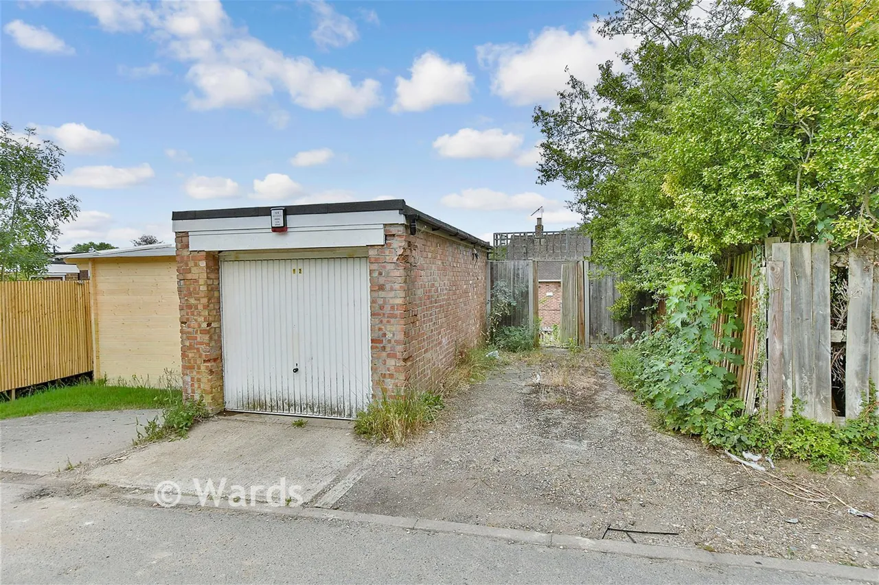 Carnation Road, Strood, ME2, photo 5