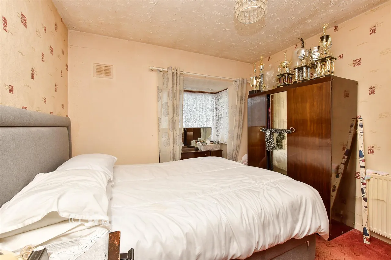 Carnation Road, Strood, ME2, photo 9