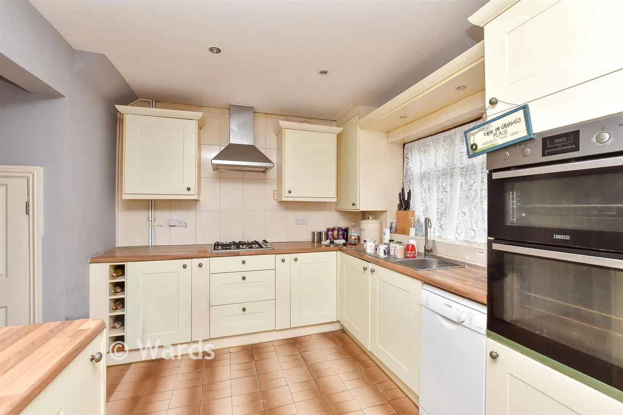 Carnation Road, Strood, ME2, photo 6