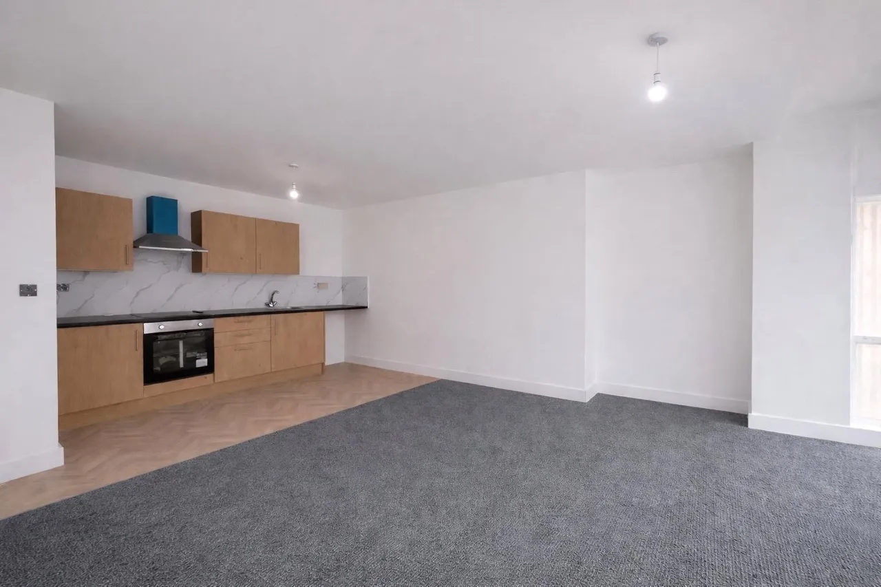 Commercial Street, Newport, NP20, photo 4