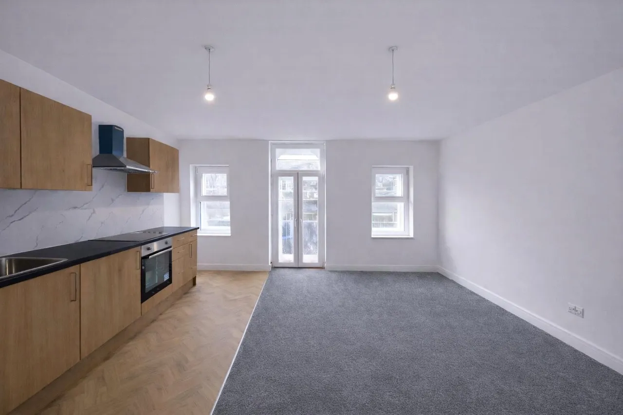 1 bed flat for sale — Commercial Street, Newport, NP20