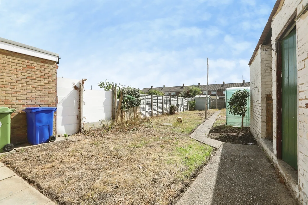 Regis Crescent, Sittingbourne, ME10, photo 18
