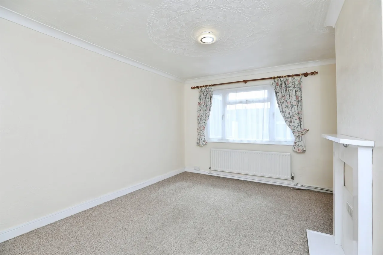 Regis Crescent, Sittingbourne, ME10, photo 3