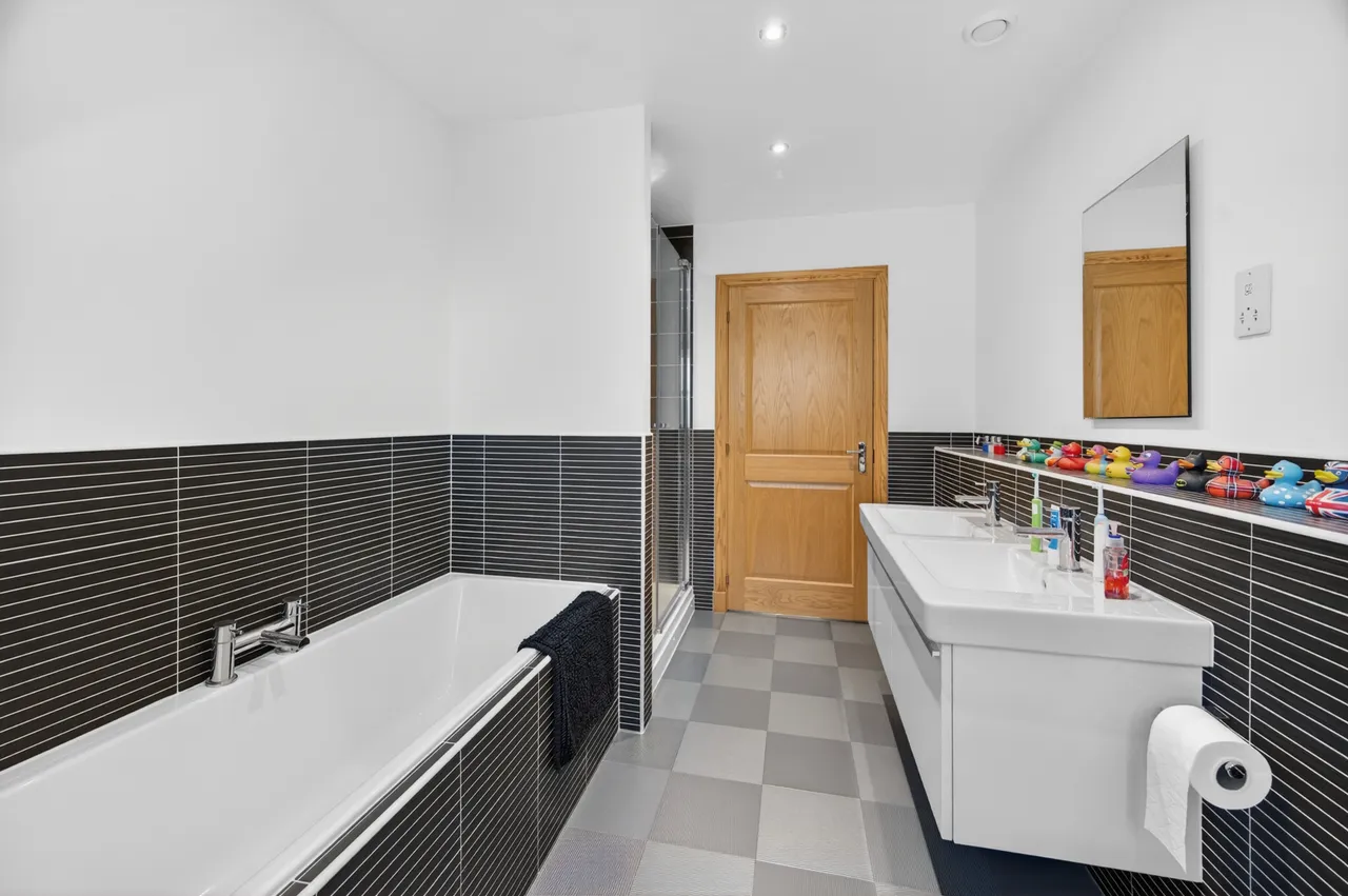 Keirhill Gardens, Westhill, AB32, photo 24