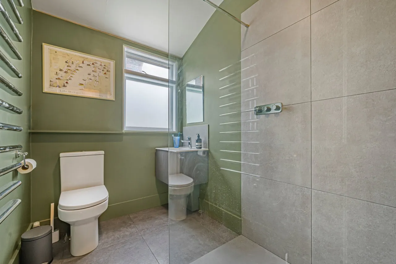 Fieldhouse Road, Balham, photo 18