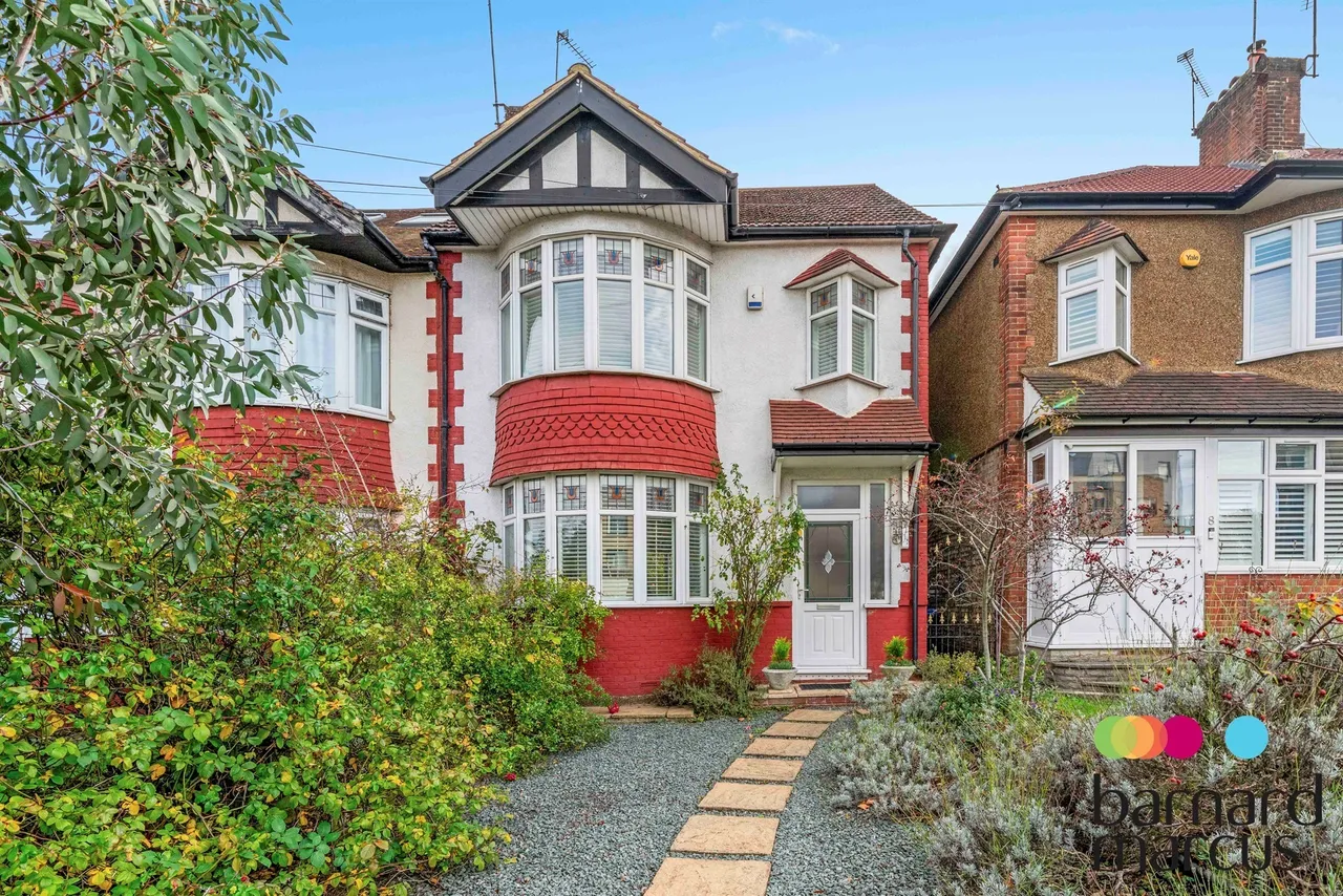4 bed house for sale — Waterfall Road, London