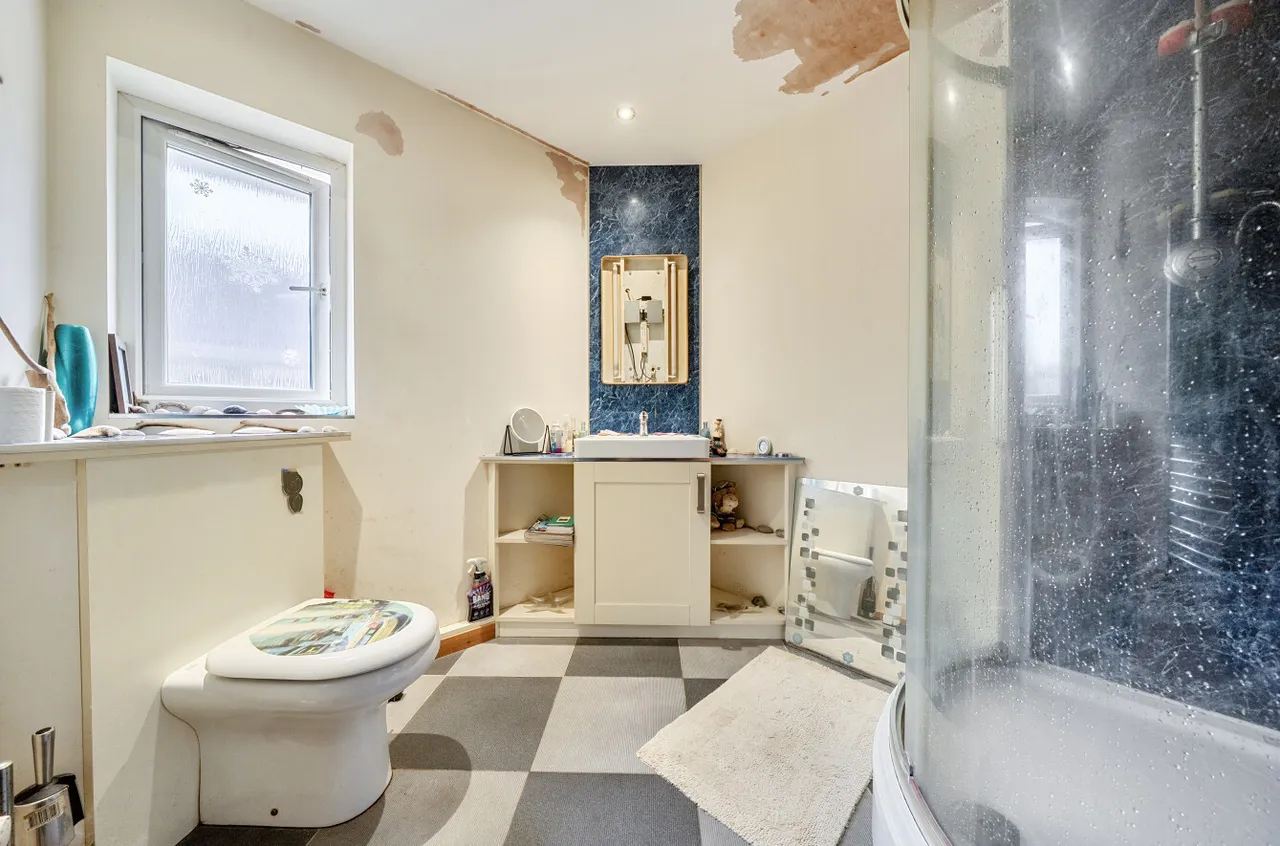 Sycamore Drive, Newtown, photo 16