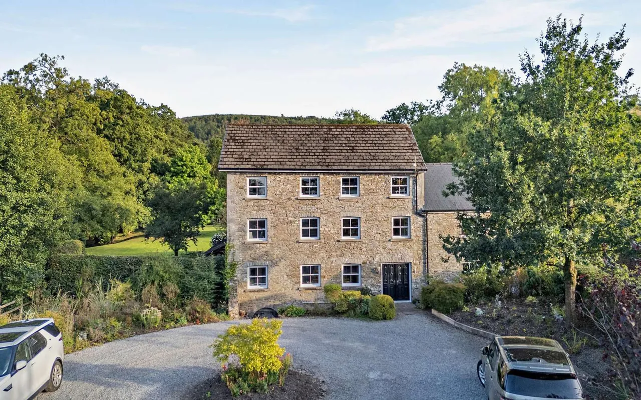 4 bed house for sale — Bethlehem, Llandeilo, Carmarthenshire, SA19 6YG
