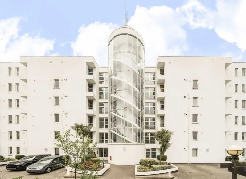 Barrier Point Road, Royal Wharf, E16, photo 4