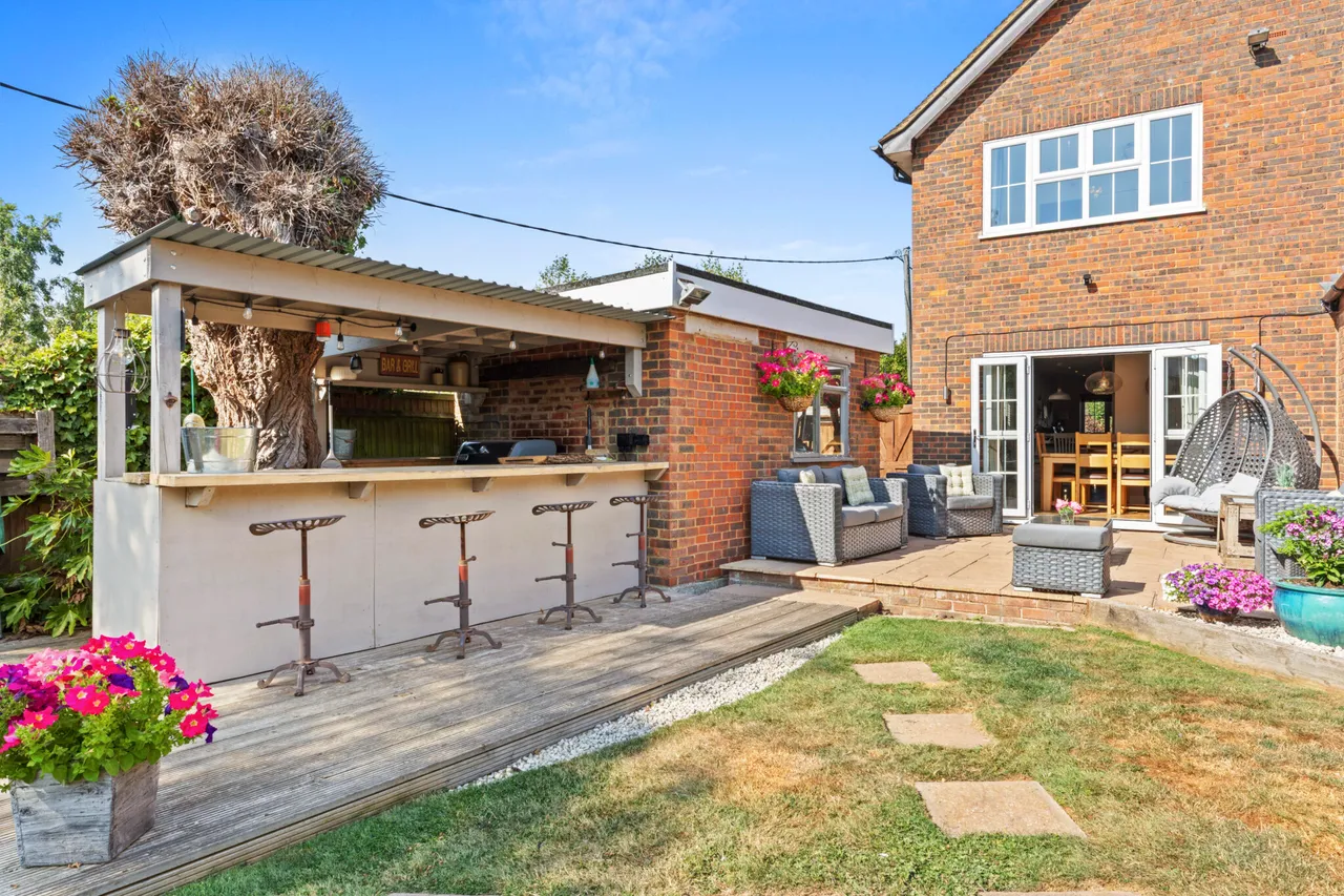 The Vines, Shabbington, HP18, photo 16
