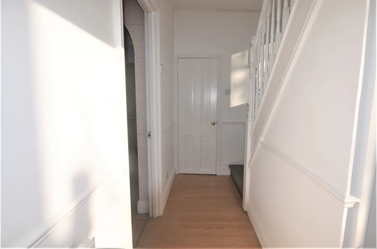 Heaton Avenue, RM37HR, photo 4