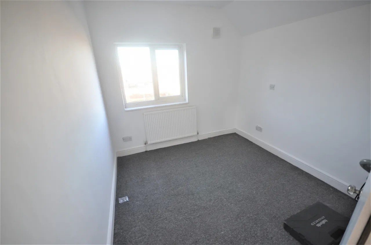 Heaton Avenue, RM37HR, photo 11